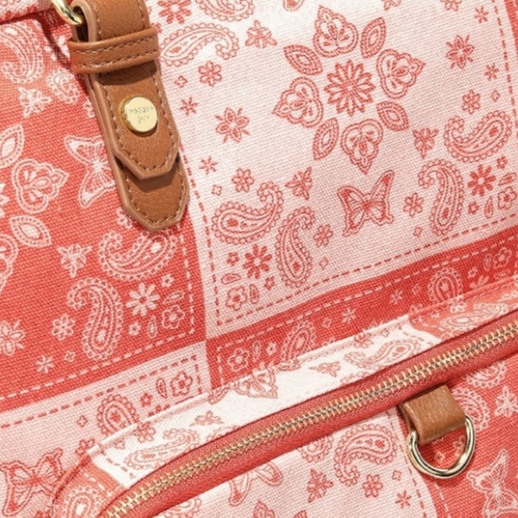 ๐บMADDEN GIRL Mggloryc Weekender Bag - Picture 4 of 11